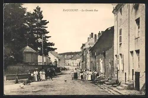 AK Raucourt, La Grande Rue