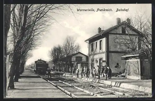 AK Warmeriville, Bahnhof in Frankreich mit Zug