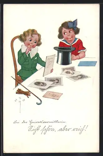 Künstler-AK H.S.B.: Bei der Heiratsvermittlerin..., Mädchen betrachtet Fotos