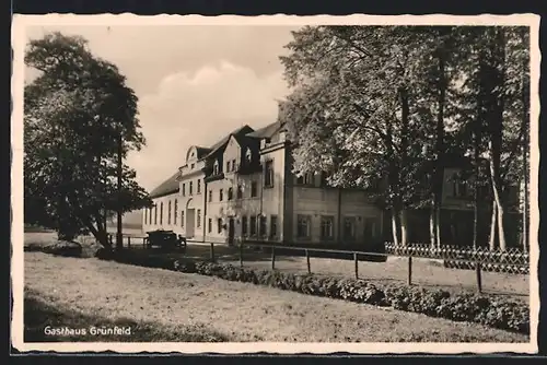 AK Waldenburg, Gasthaus Grünfeld mit Auto