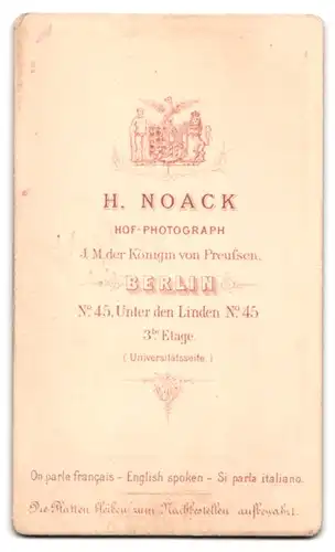 Fotografie H. Noack, Berlin, Unter den Linden 45, junger Bursche in Anzug