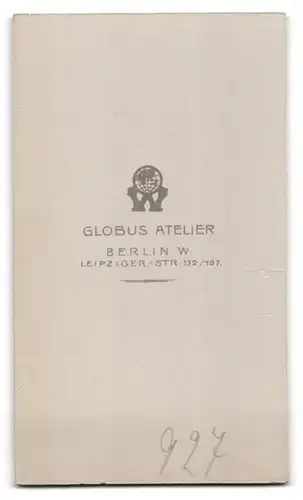 Fotografie Globus Atelier, Berlin, Leipziger Str. 132 /137, Portrait Vater mit Moustache und Sohn