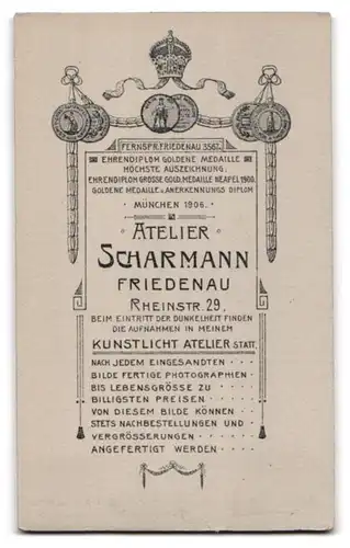 Fotografie Atelier Scharmann, Berlin-Friedenau, Rheinstr. 29, Kleiner Junge auf Fell