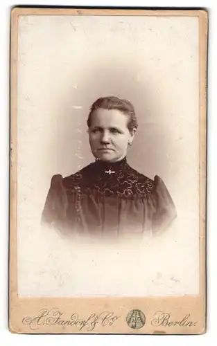 Fotografie A. Jandorf & Co, Berlin, Grosse Frankfurterstr. 113, Portrait Portrait ältere Dame