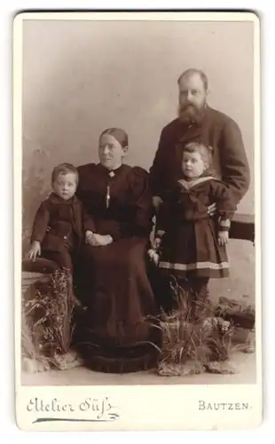 Fotografie Robert Süss, Bautzen, Portrait Familienfoto mit Sohn und Tochter