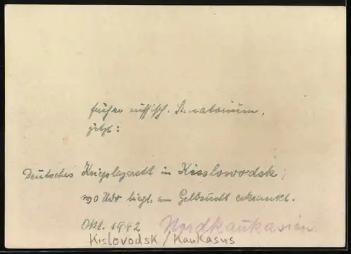 Fotografie unbekannter Fotograf, Ansicht Kislovodsk / Kaukasus, Deutsches Kriegslazarett erbaut 1942