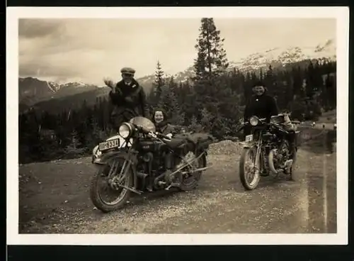 Fotografie Motorrad A.J.S., Krad mit Seitenwagen & Kennzeichen III-8334 auf einer Passstrasse