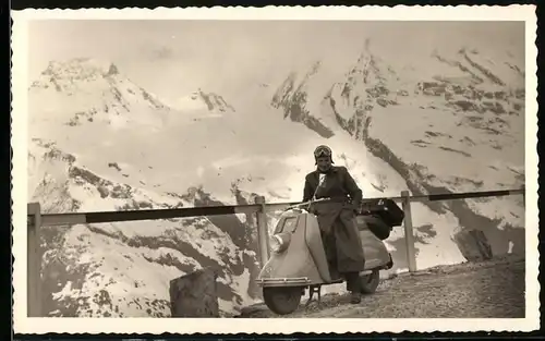 Fotografie Motorrad Heinkel Tourist, Motorroller auf einer Passstrasse