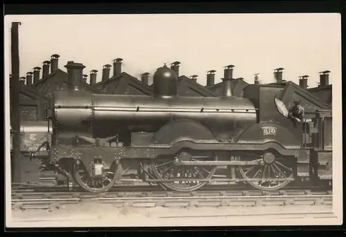 Fotografie Eisenbahn, Dampflok, Lokomotive Nr. 810 mit Lokführer