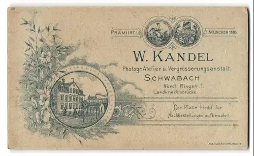 Fotografie W. Kandel, Schwabach, Nordl. Ringstr. 1, Ansicht Schwabach, das Ateliershaus mit Eingangsschild