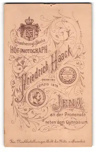 Fotografie Friedrich Haack, Jena, an der Promenade, Wappen des Grossherzogl. Sachsen, Medaillen König Albert v. Sachsen