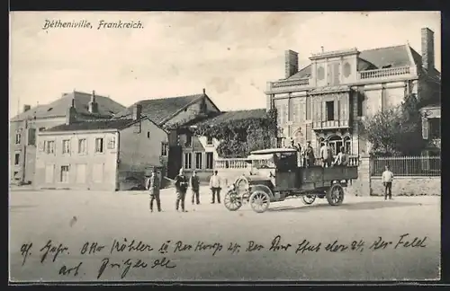 AK Bétheniville, Soldaten vor grossem Gebäude