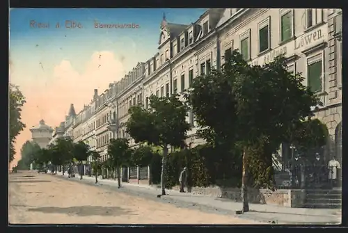 AK Riesa /Elbe, Partie in der Bismarckstrasse mit Turm