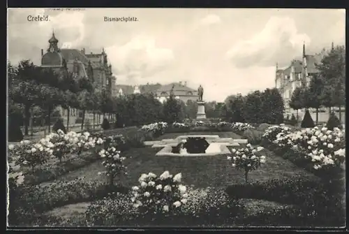 AK Crefeld, Bismarckplatz mit Denkmal