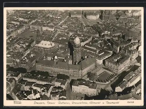 Foto-AK Walter Hahn, Dresden, Nr. 13008: Dresden, Neues Rathaus, Kreuzkirche, Altmarkt u. Neumarkt