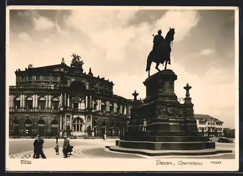Foto-AK Walter Hahn, Dresden, Nr. 10955: Dresden, Opernhaus, Denkmal