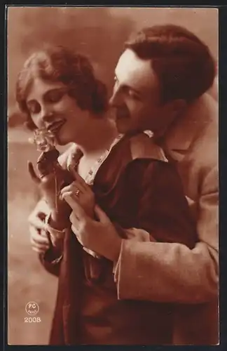 Foto-AK P. C. Paris: Mann umarmt seine Geliebte
