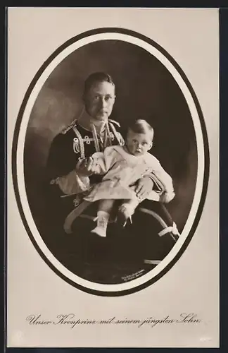 AK Der stolze Vater mit seinem jüngsten Sohn