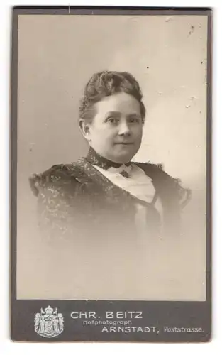 Fotografie Chr. Beitz, Arnstadt, Poststr. Portrait Dame in Kleid