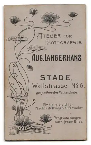 Fotografie A. Langerhans, Stade, Wallstr. 6, Mädchen in karierten Kleid