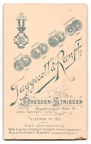 Fotografie Taggesell& Ranft, Dresden, Augsburgerstr. 9, Dame in dunklen Kleid