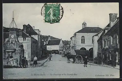 AK La Roche-Guyon, la Fontaine et la Grande-Rue