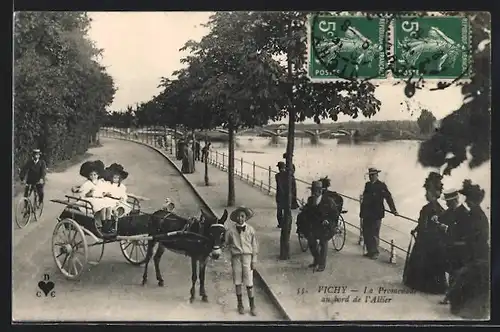 AK Vichy, La Promenade au bord de l`Allier, Mädchen in Kutsche mit Eselgespann