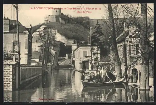 AK Roche-Guyon, Pendant les Inondations, Rue du Pont