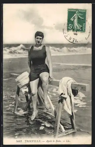 AK Trouville-sur-Mer, Après le Bain, Bademode