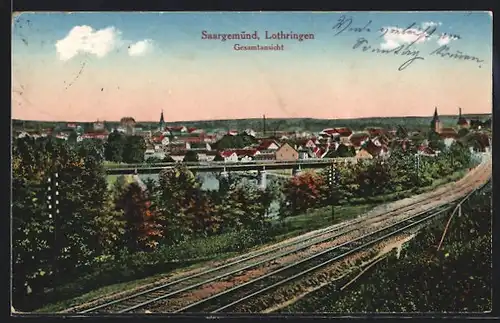 AK Saargemünd, Gesamtansicht mit Eisenbahnbrücke