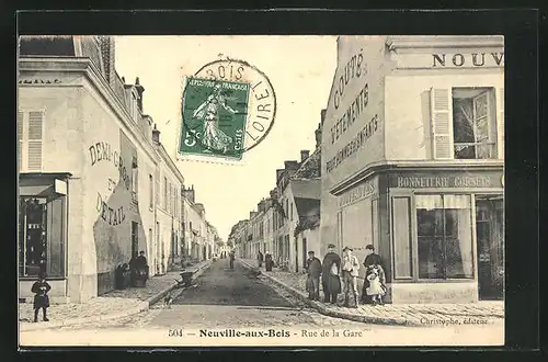 AK Neuville-aux-Bois, Rue de la Gare, Blick in die Bahnhofstrasse
