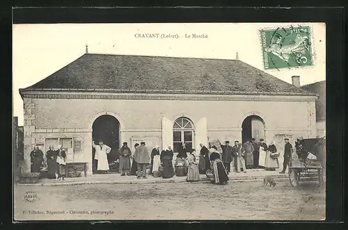 AK Cravant, Le Marché, Einkäufer vor der Markthalle