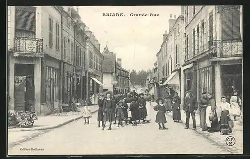 AK Briare, Grande-Rue, Strassenpartie