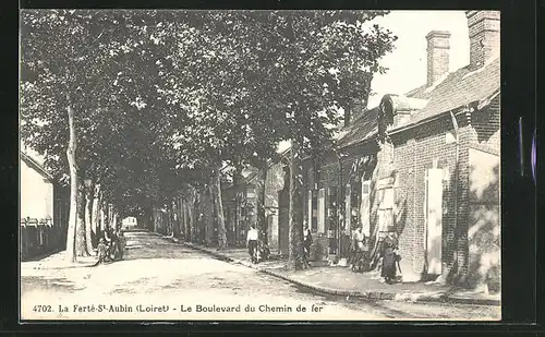 AK La Ferté-Saint-Aubin, Le Boulevard du Chemin de fer