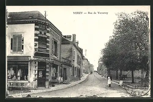 AK Verzy, Rue de Verzenay, Strassenpartie