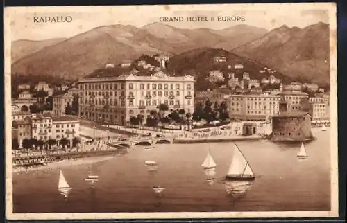 AK Rapallo, Grand Hotel & Europe, Segelboote vor dem Strand