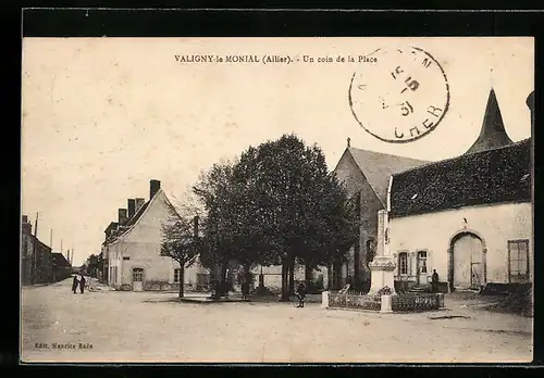 AK Valigny-le-Monial, Un coin de la Place