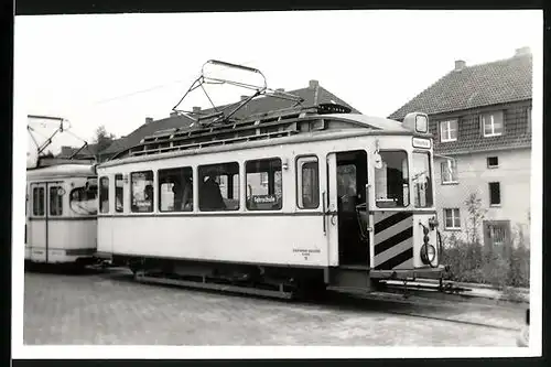 Fotografie unbekannter Fotograf, Ansicht Bielefeld, Strassenbahn-Triebwagen Nr. 11 Fahrschule
