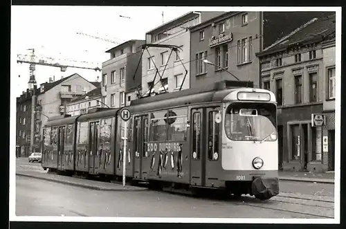 Fotografie unbekannter Fotograf, Ansicht Duisburg, Strassenbahn-Triebwagen Nr. 1081