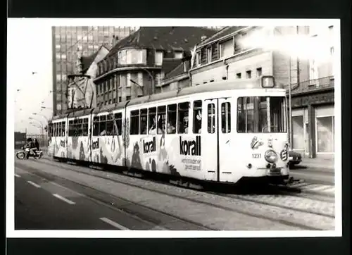 Fotografie unbekannter Fotograf, Ansicht Duisburg, Strassenbahn-Triebwagen Nr. 1231
