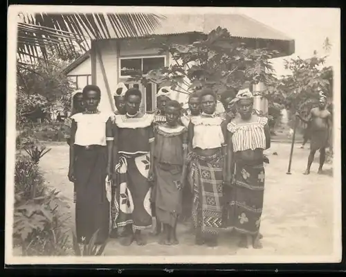 Fotografie Afrika, afrikanische Frauen in typischer Kleidung