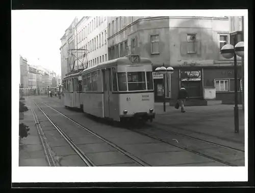 Fotografie unbekannter Fotograf, Ansicht Görlitz, Strassenbahn-Triebwagen Nr. 61 der Linie 2