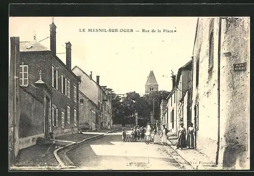AK Le Mesnil-sur-Oger, Rue de la Place, Strassenpartie
