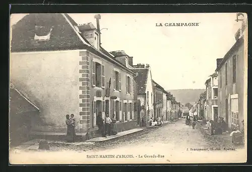 AK Saint-Martin-d`Ablois, La Grande-Rue, Blick in die Strasse