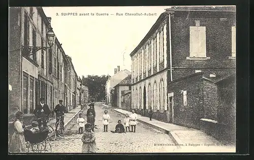 AK Suippes, Rue Chevallot-Aubert, Blick in die Strasse