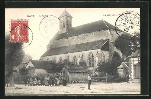 AK Gaye, L`Eglise, Un coin de la Place