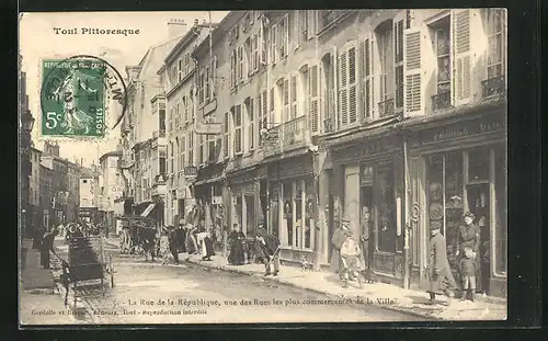 AK Toul, La Rue de la République