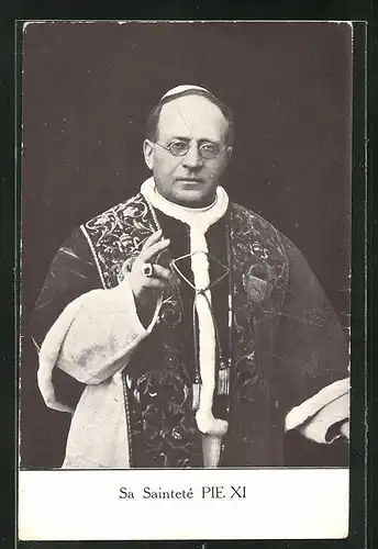 AK Papst Pius XI. hebt segnend die Hand