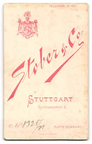 Fotografie Stober & Co., Stuttgart, Gymnasiumstrasse 6, Hagerer Herr mit Zwicker im Anzug