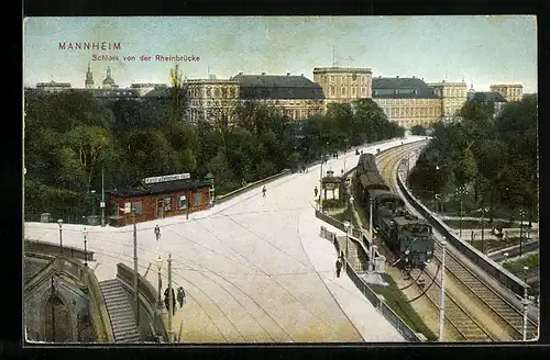 AK Mannheim, Schloss von der Rheinbrücke gesehen, Eisenbahnstrecke